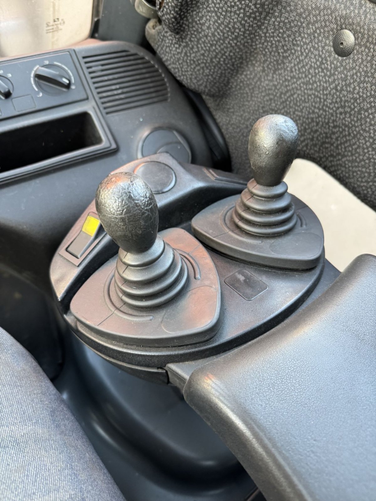 Frontstapler del tipo Linde E16-01 386, Gebrauchtmaschine In Oldenzaal (Immagine 9)