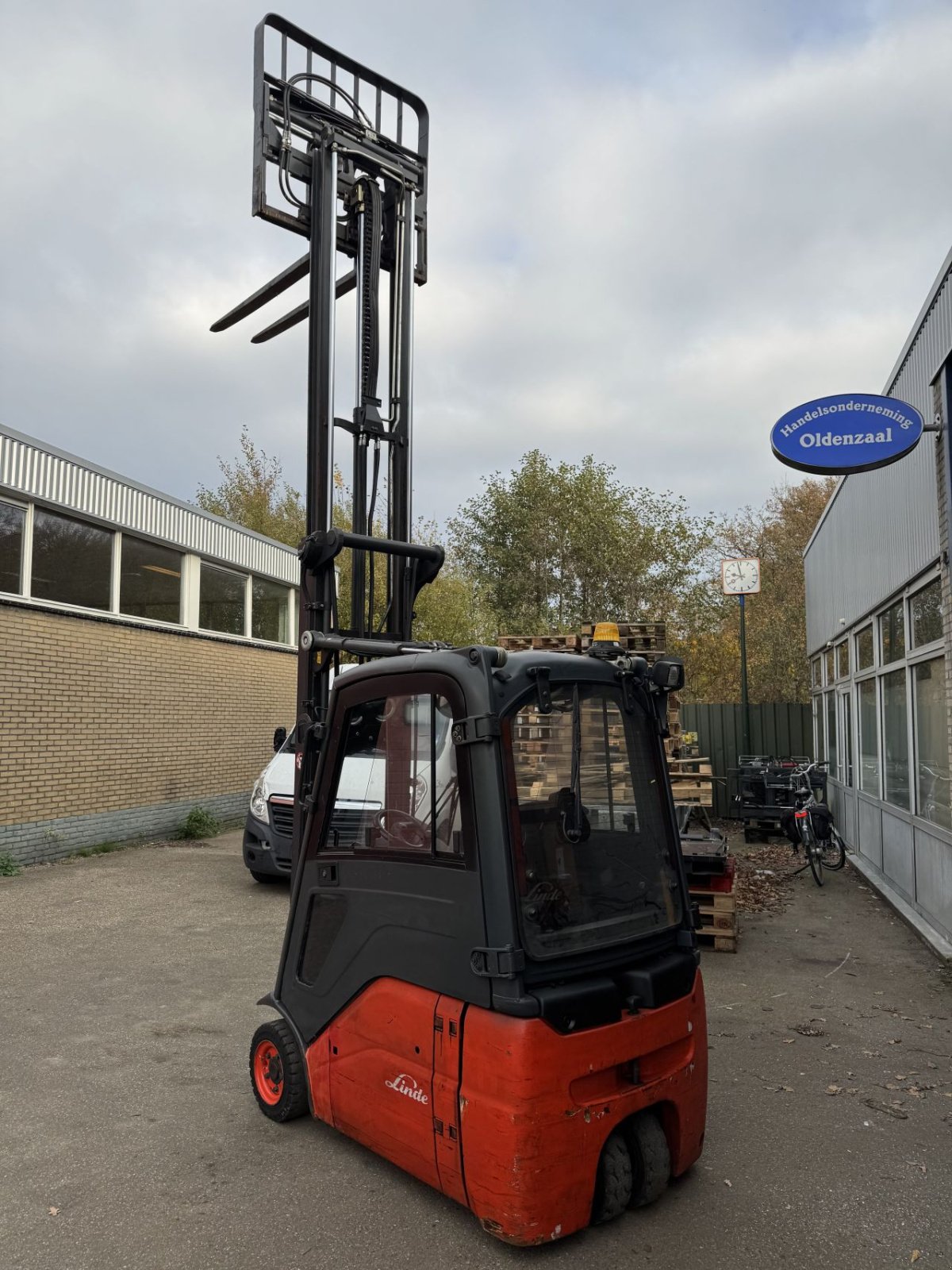 Frontstapler del tipo Linde E16-01 386, Gebrauchtmaschine In Oldenzaal (Immagine 7)