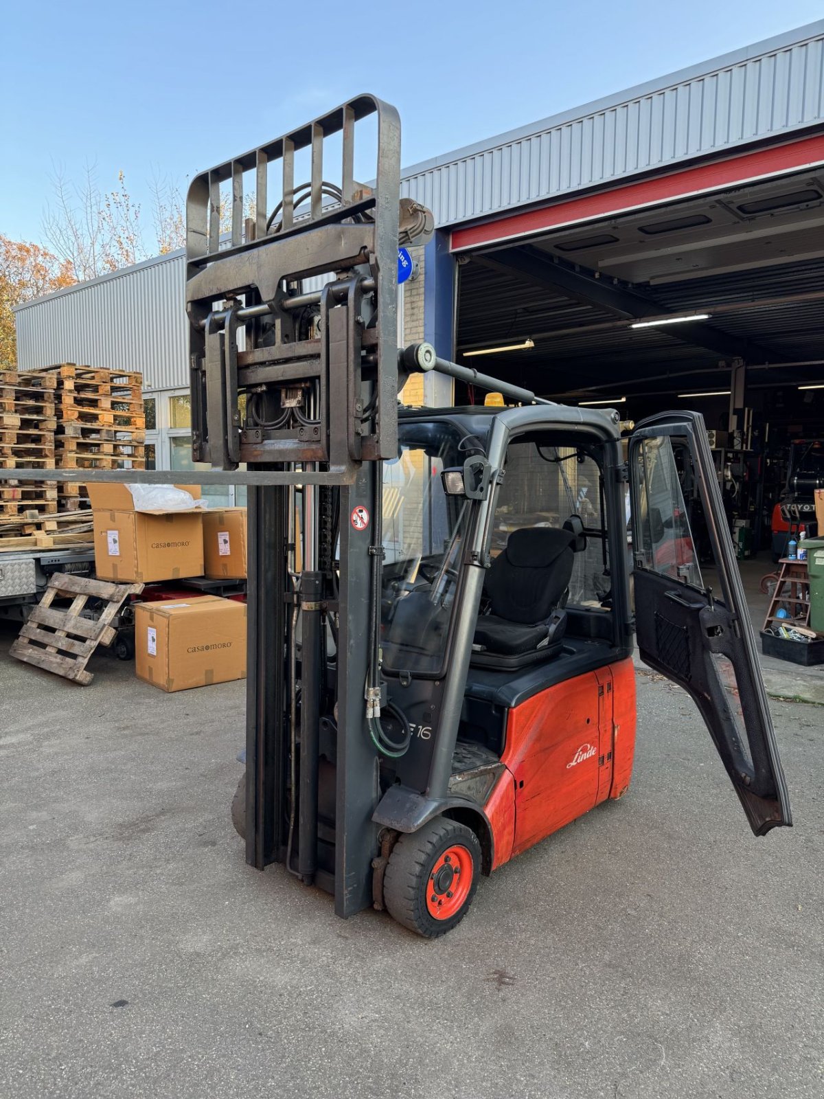 Frontstapler del tipo Linde E16-01 386, Gebrauchtmaschine In Oldenzaal (Immagine 8)