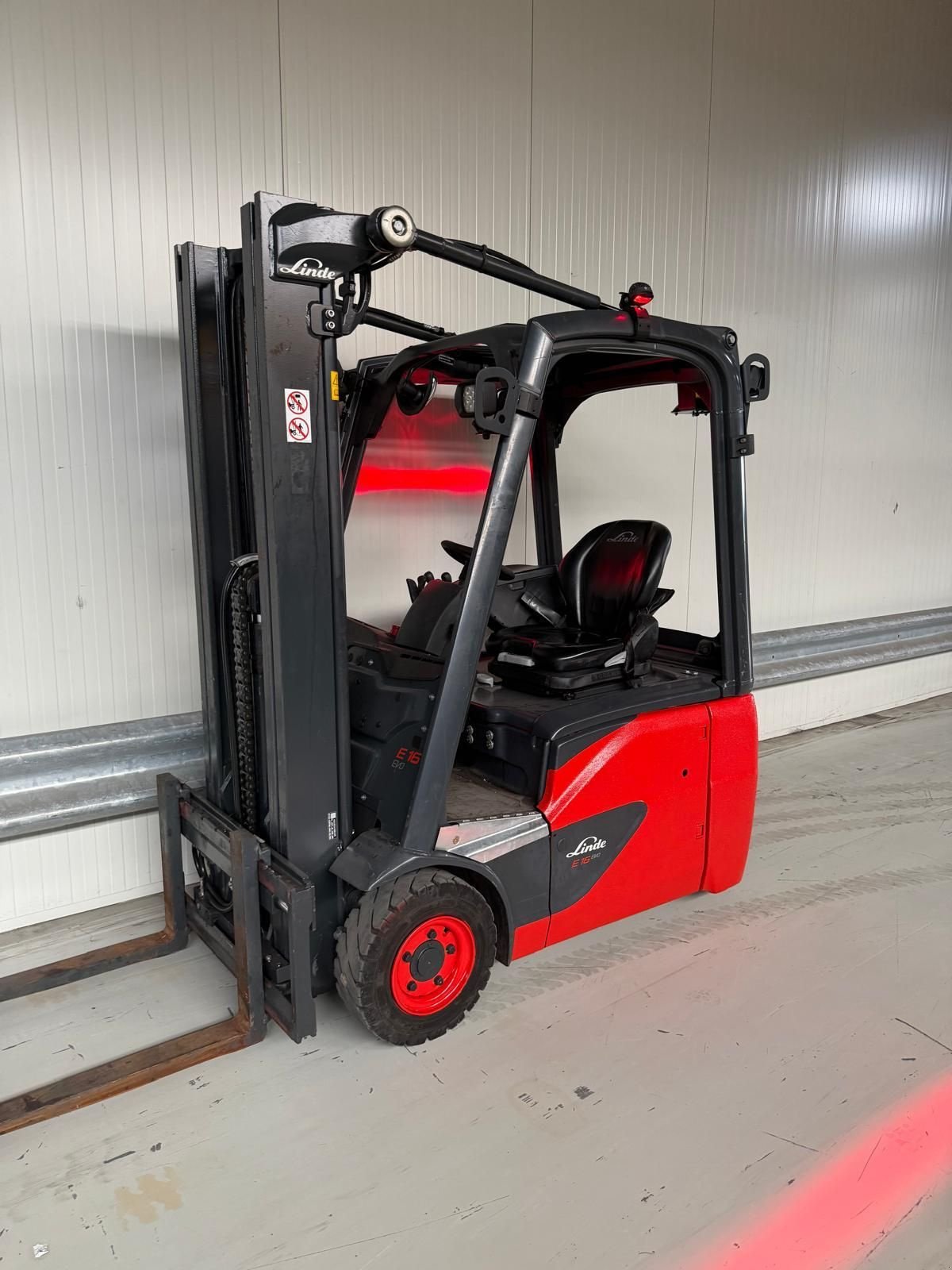 Frontstapler типа Linde E16-02, Gebrauchtmaschine в Vianen (Фотография 2)