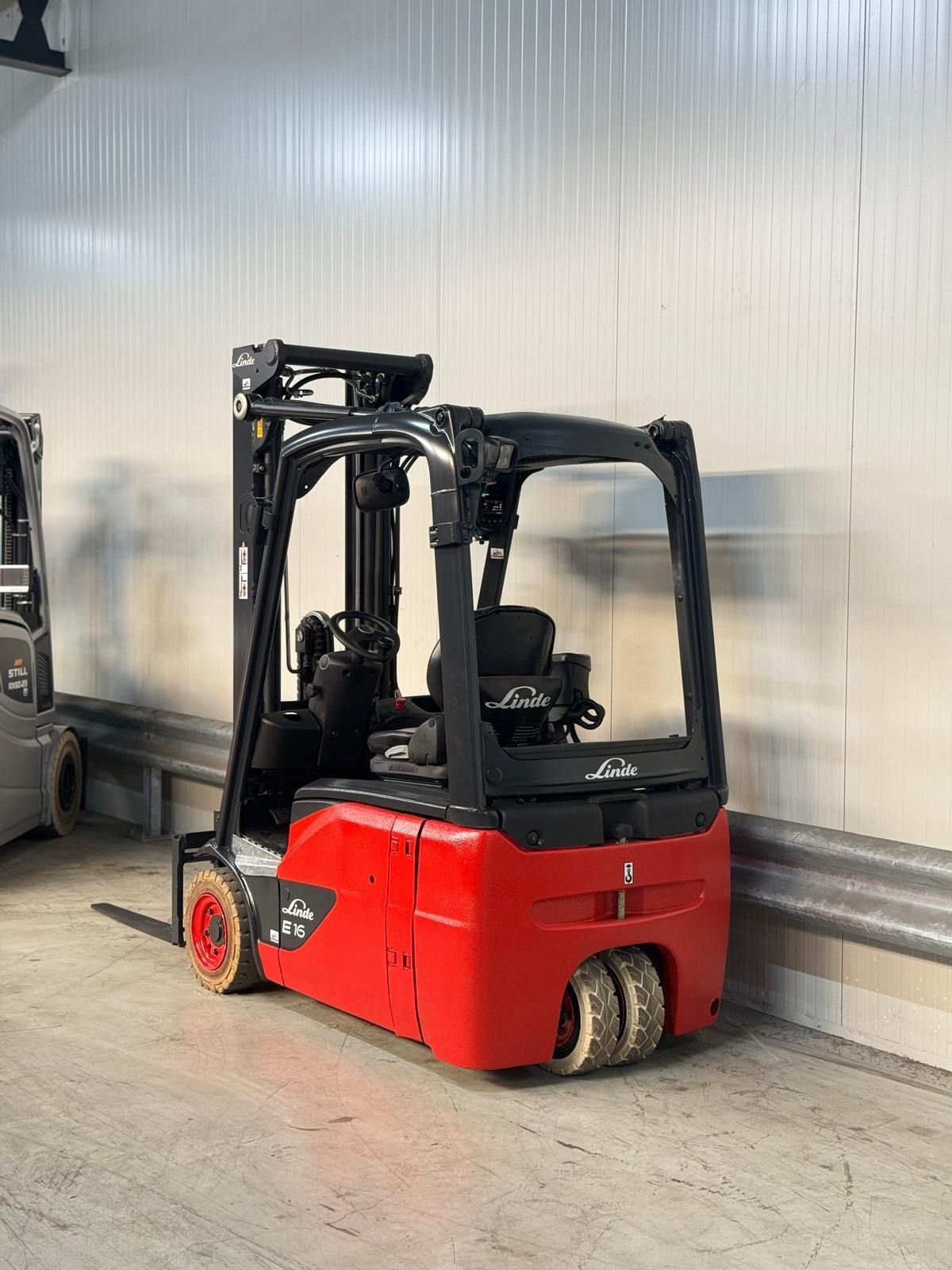 Frontstapler Türe ait Linde E16-02, Gebrauchtmaschine içinde Vianen (resim 3)