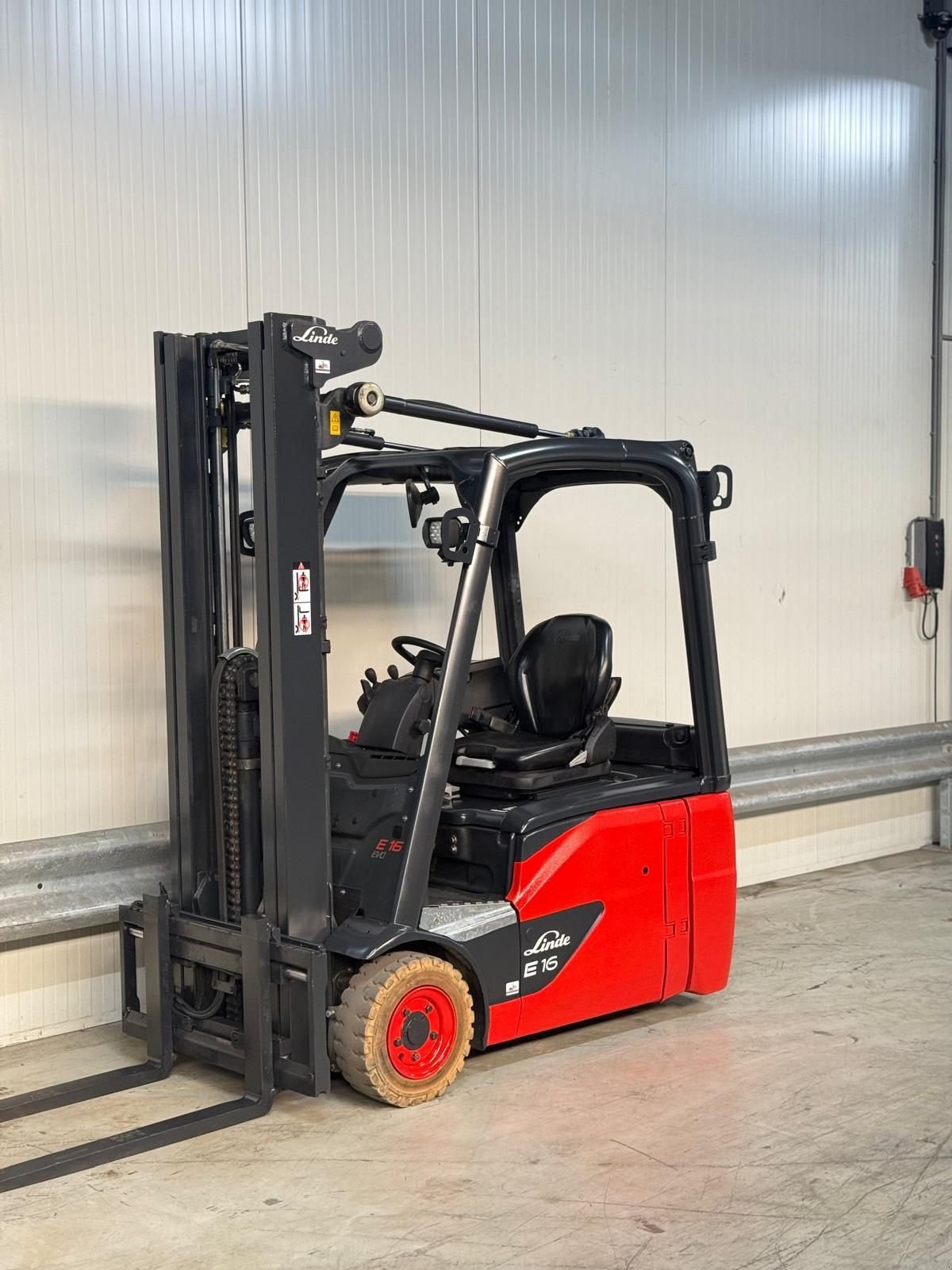 Frontstapler Türe ait Linde E16-02, Gebrauchtmaschine içinde Vianen (resim 2)