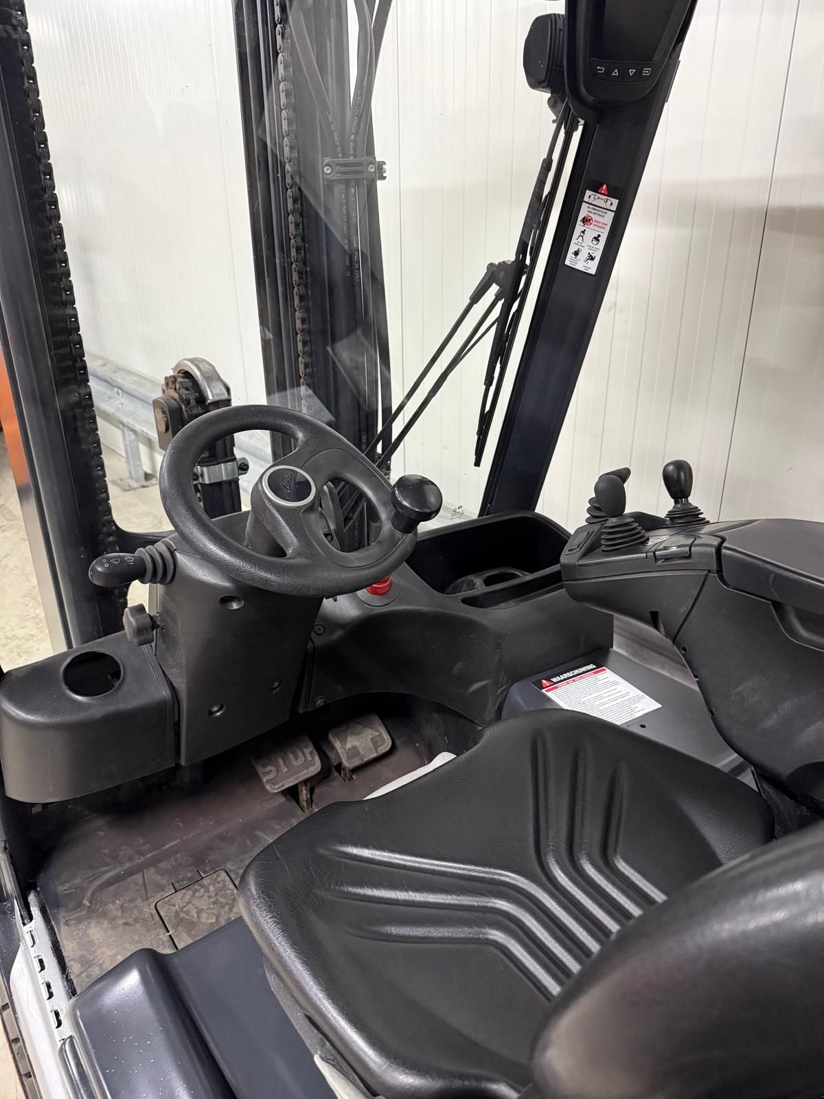 Frontstapler van het type Linde E16-02, Gebrauchtmaschine in Vianen (Foto 4)