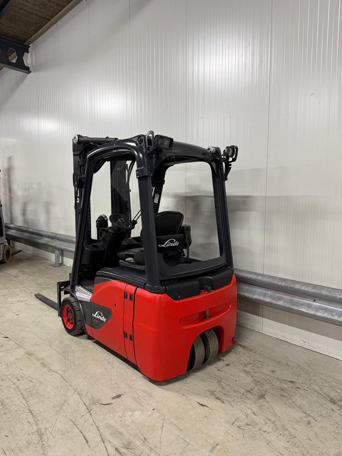 Frontstapler van het type Linde E16-02, Gebrauchtmaschine in Vianen (Foto 3)