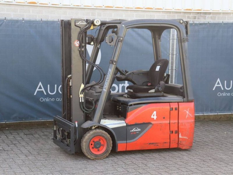 Frontstapler del tipo Linde E16-02, Gebrauchtmaschine In Antwerpen (Immagine 1)