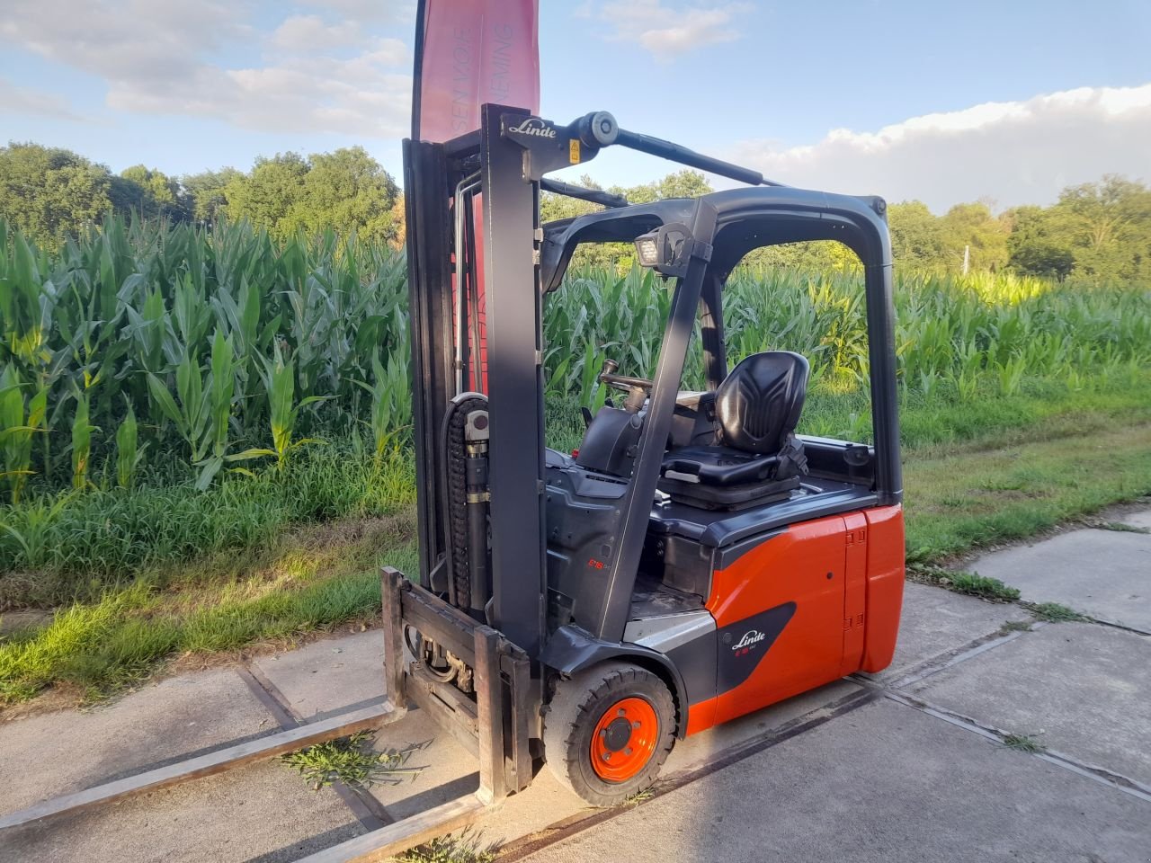 Frontstapler typu Linde E16-02, Gebrauchtmaschine v Veenendaal (Obrázek 4)