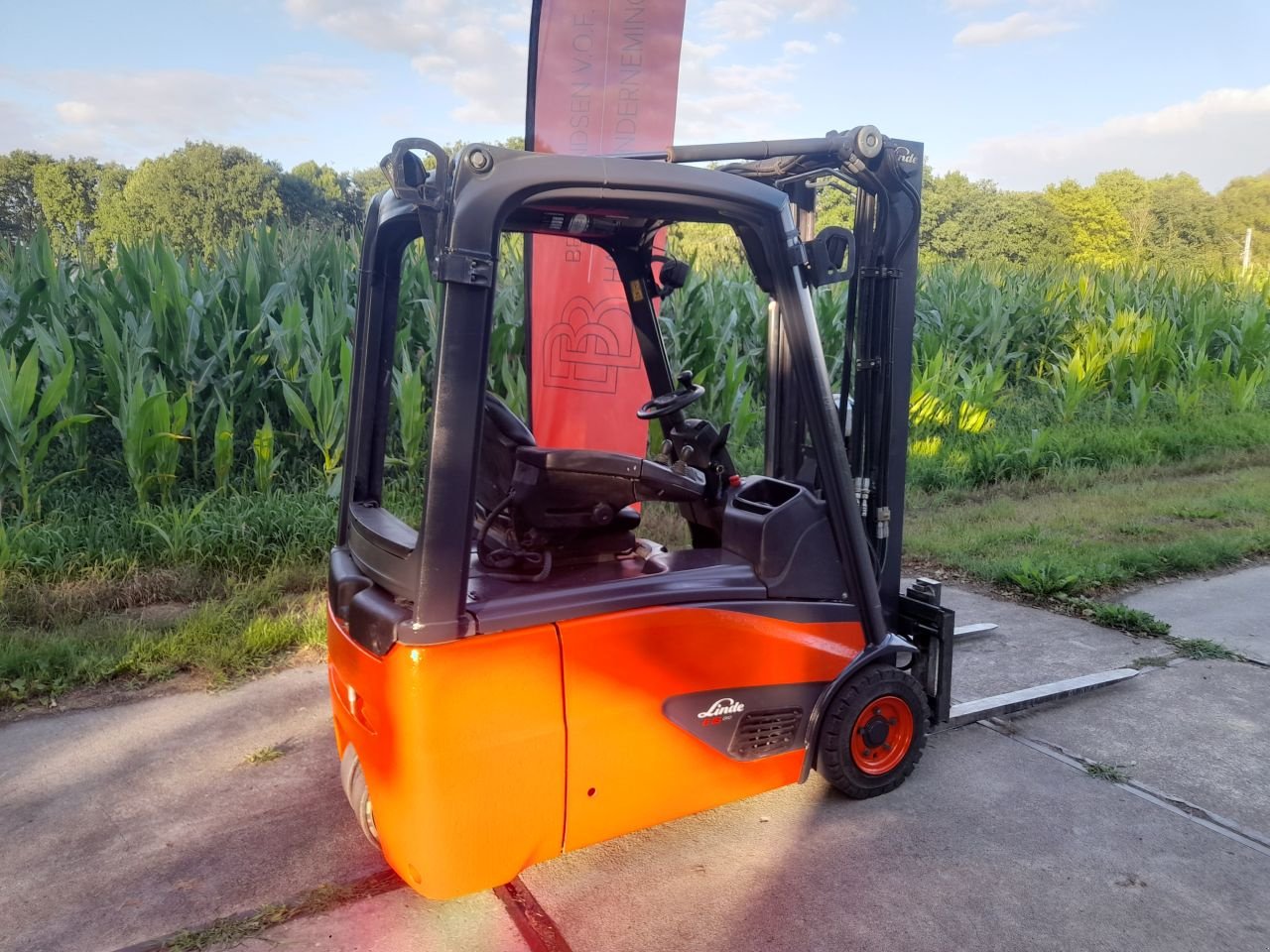 Frontstapler typu Linde E16-02, Gebrauchtmaschine v Veenendaal (Obrázek 2)