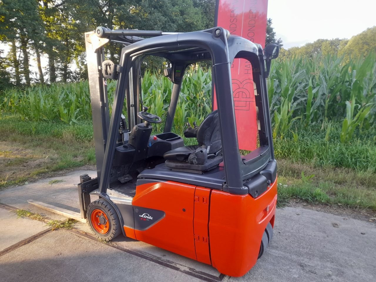 Frontstapler typu Linde E16-02, Gebrauchtmaschine v Veenendaal (Obrázek 8)