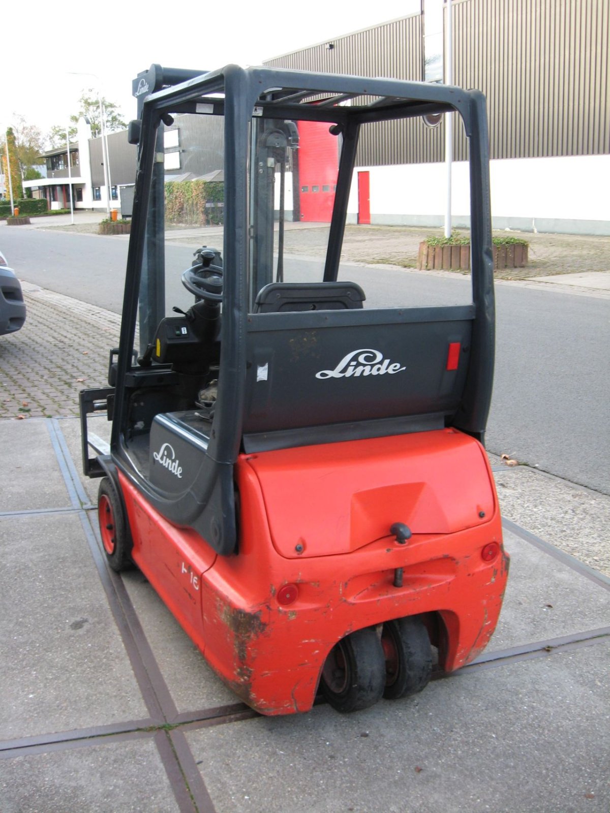 Frontstapler typu Linde E16, Gebrauchtmaschine v Oldenzaal (Obrázek 4)