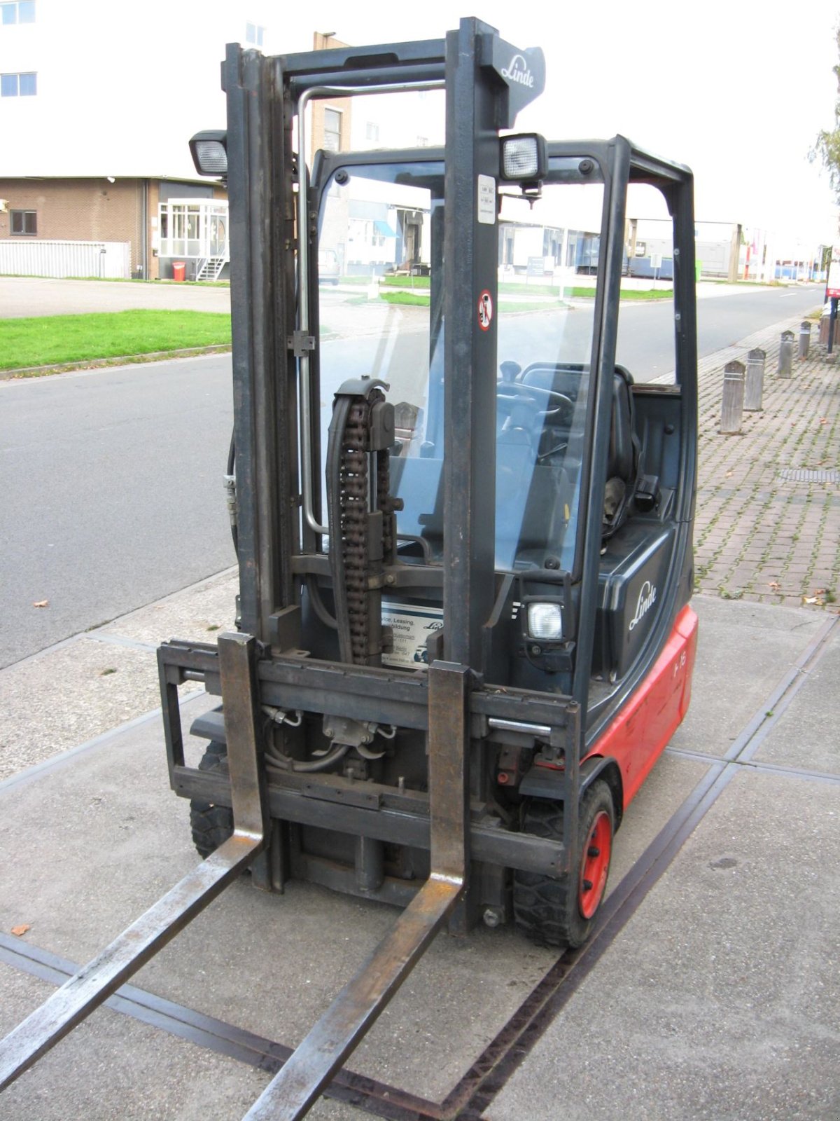 Frontstapler typu Linde E16, Gebrauchtmaschine v Oldenzaal (Obrázek 2)