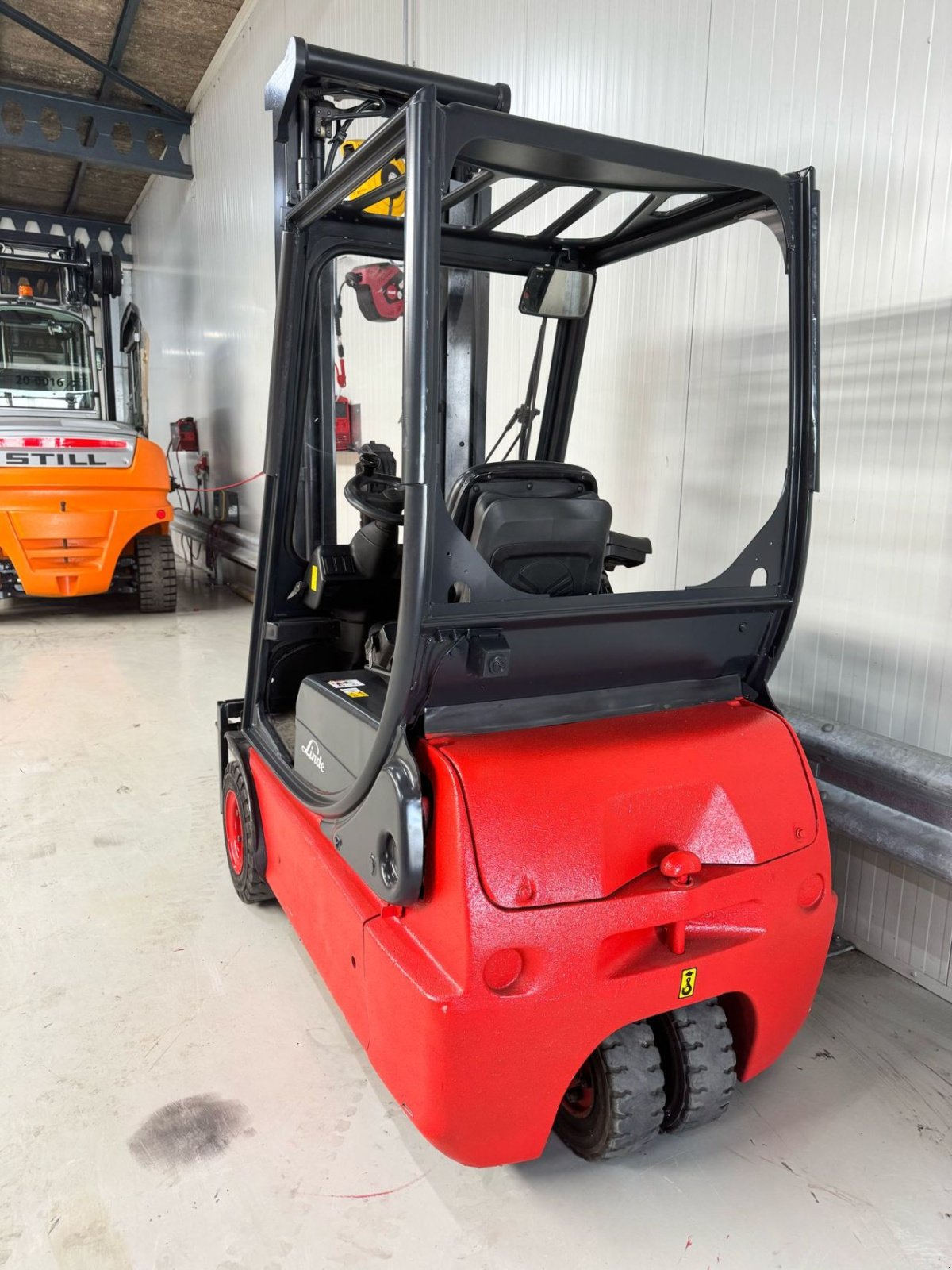 Frontstapler typu Linde E16, Gebrauchtmaschine v Vianen (Obrázok 2)