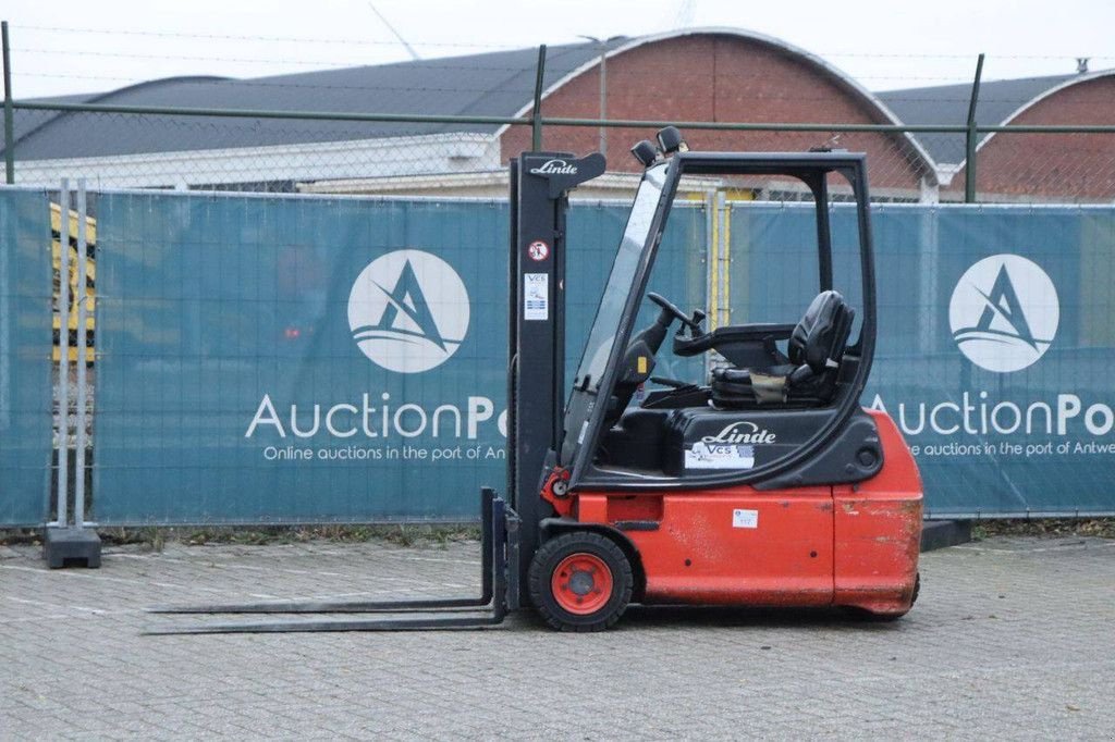 Frontstapler of the type Linde E16, Gebrauchtmaschine in Antwerpen (Picture 1)
