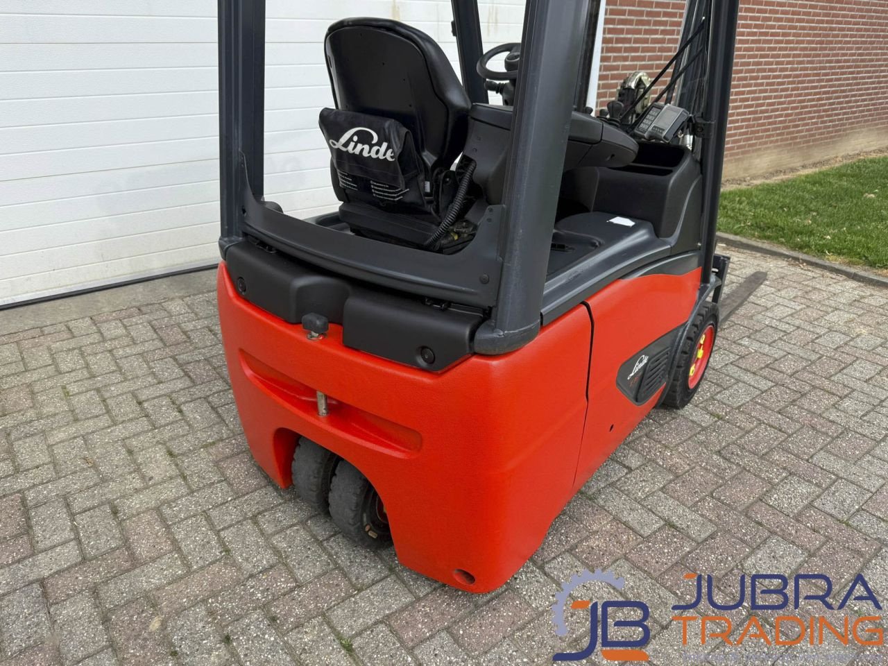 Frontstapler du type Linde E16C-02, Gebrauchtmaschine en Buggenum (Photo 4)