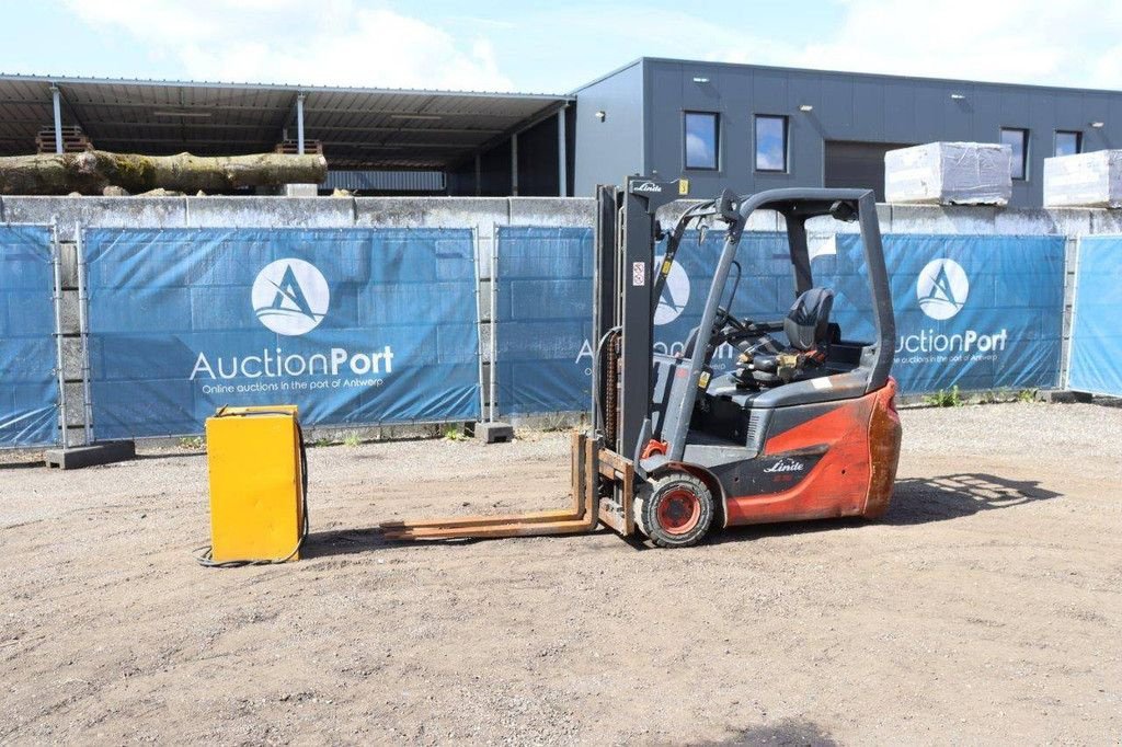 Frontstapler Türe ait Linde E16C, Gebrauchtmaschine içinde Antwerpen (resim 1)