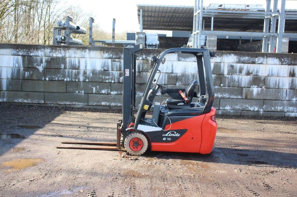 Frontstapler za tip Linde E16C, Gebrauchtmaschine u Antwerpen (Slika 2)