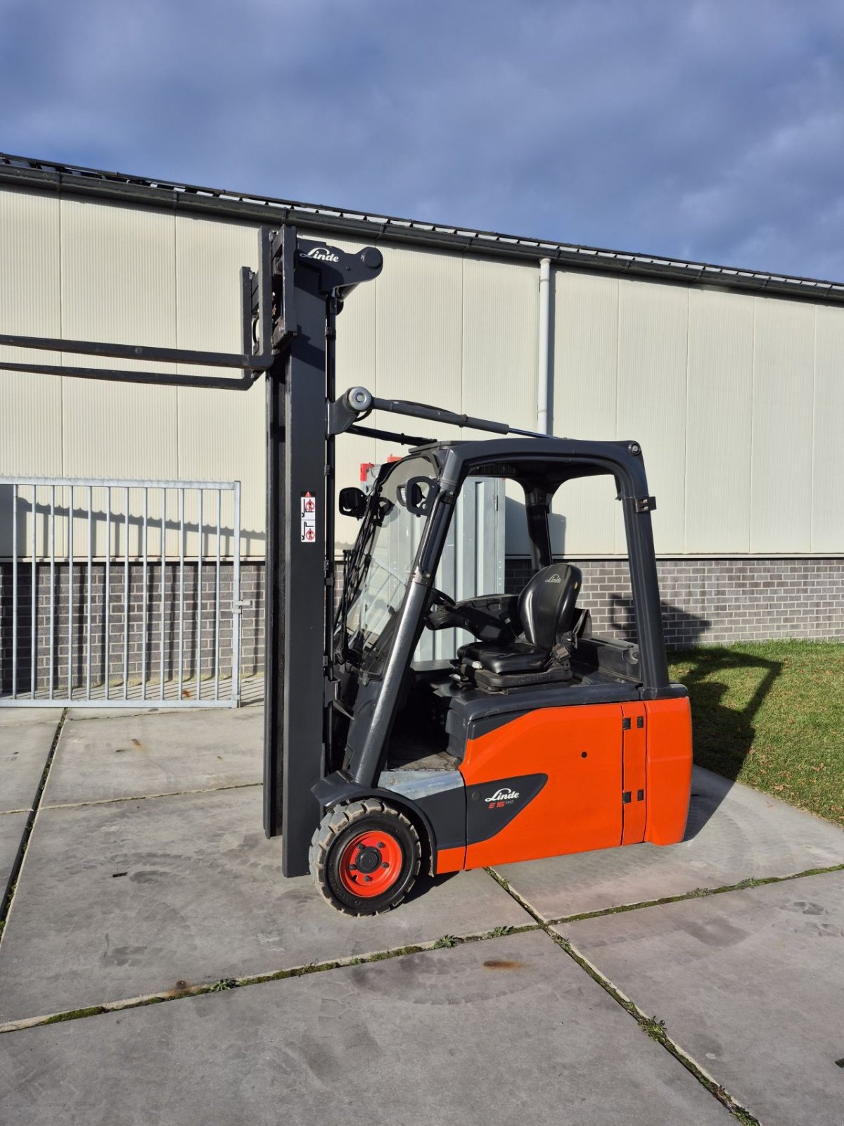 Frontstapler typu Linde E16L-02, Gebrauchtmaschine v Biddinghuizen (Obrázek 5)