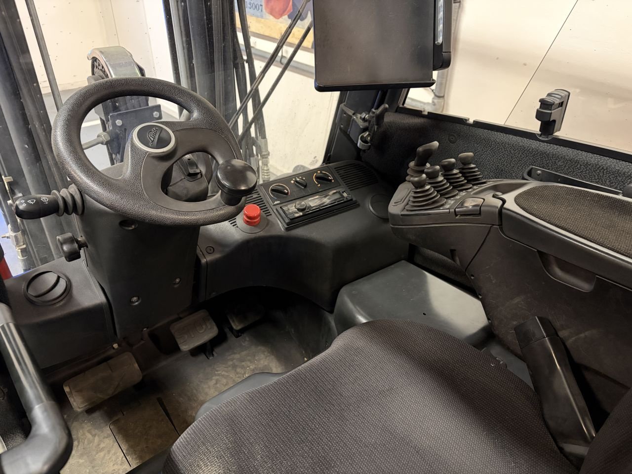 Frontstapler Türe ait Linde E16P-02-386, Gebrauchtmaschine içinde Leeuwarden (resim 3)