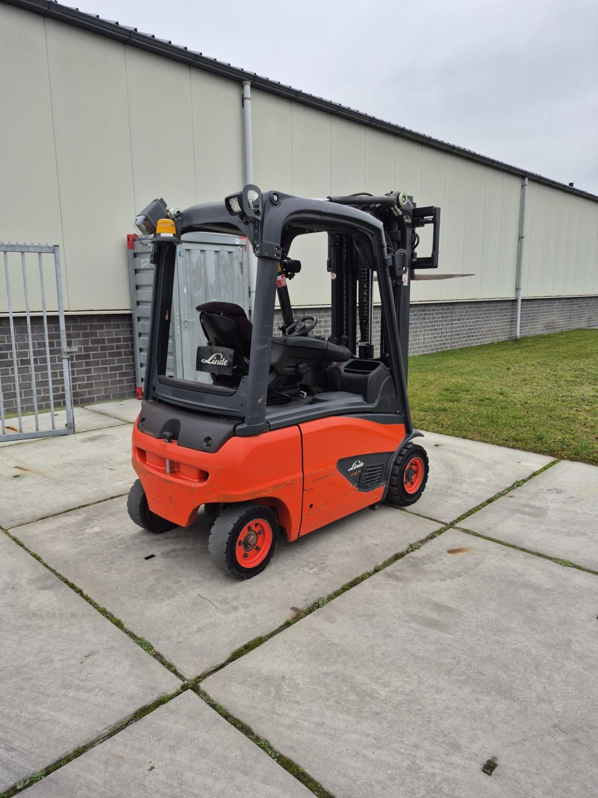 Frontstapler des Typs Linde E16P-02, Gebrauchtmaschine in Biddinghuizen (Bild 7)