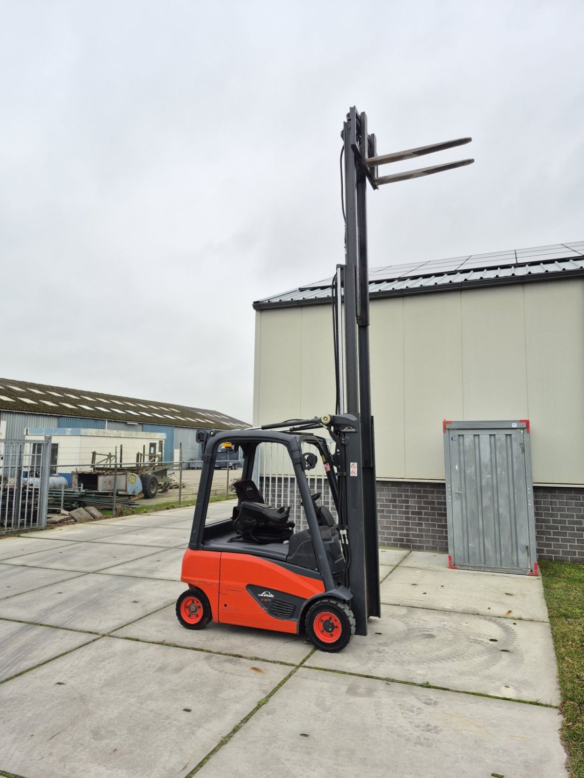 Frontstapler des Typs Linde E16P-02, Gebrauchtmaschine in Biddinghuizen (Bild 8)