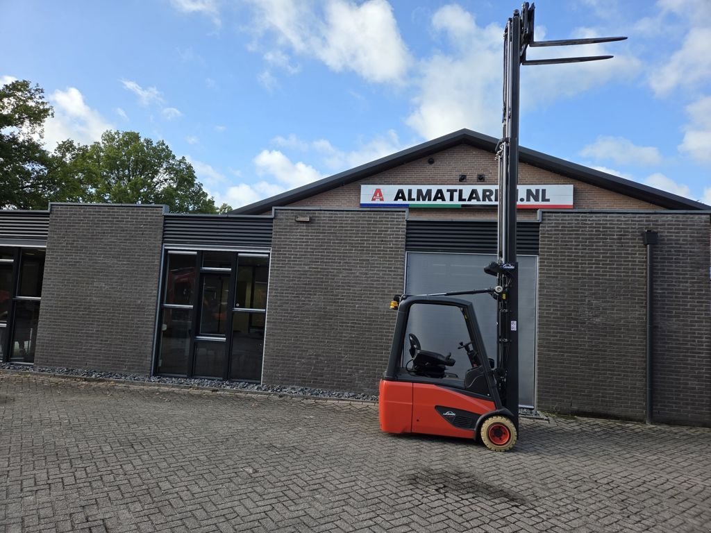 Frontstapler des Typs Linde E18-02 Heftruck, Gebrauchtmaschine in Laren Gld (Bild 3)