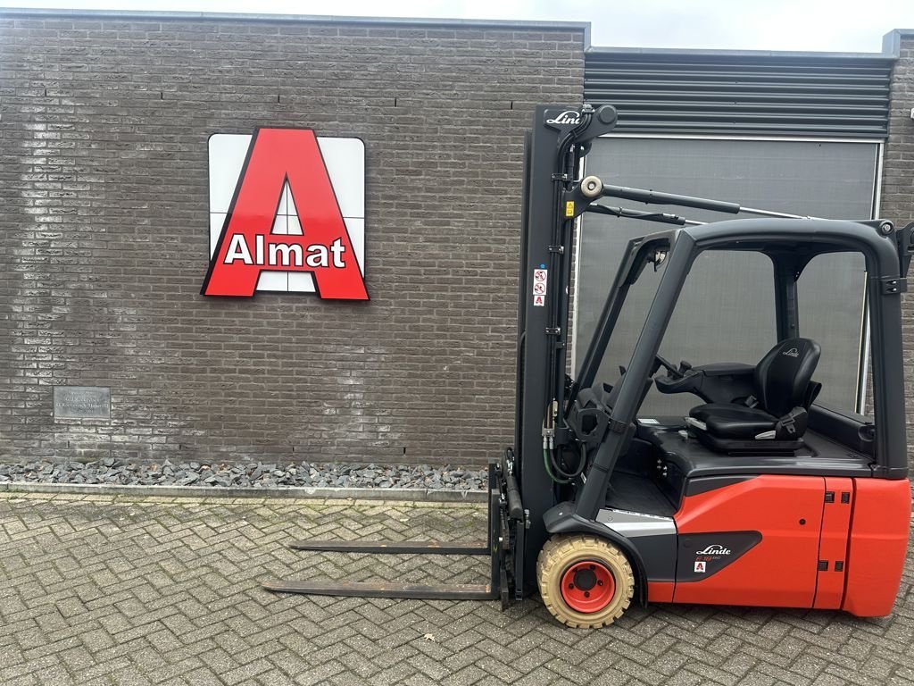 Frontstapler des Typs Linde E18-02 Heftruck, Gebrauchtmaschine in Laren Gld (Bild 2)