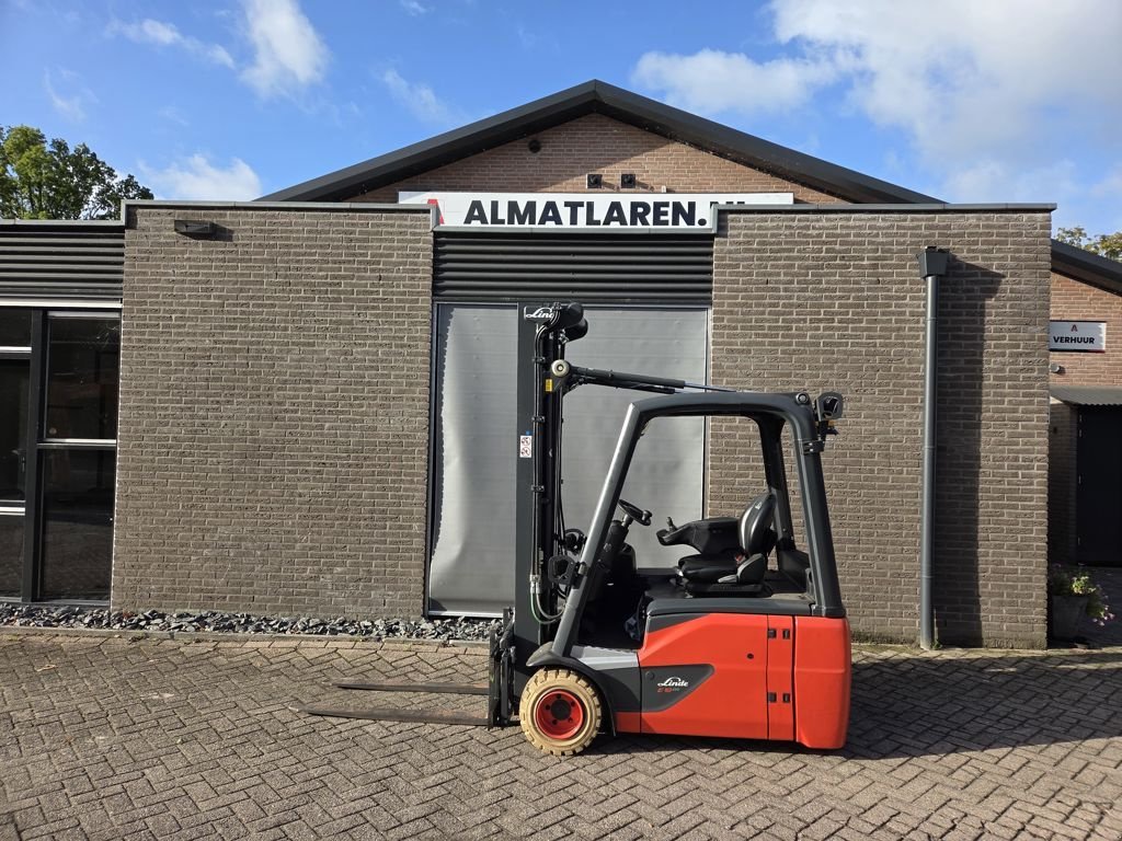 Frontstapler of the type Linde E18-02 Heftruck, Gebrauchtmaschine in Laren Gld (Picture 2)