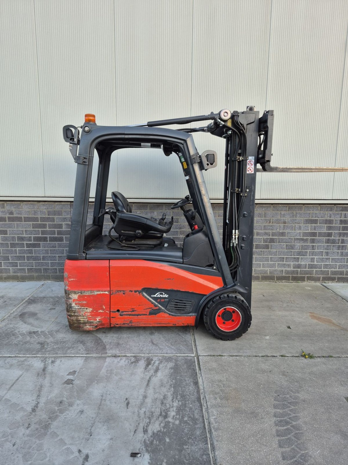 Frontstapler типа Linde E18-02, Gebrauchtmaschine в Biddinghuizen (Фотография 4)