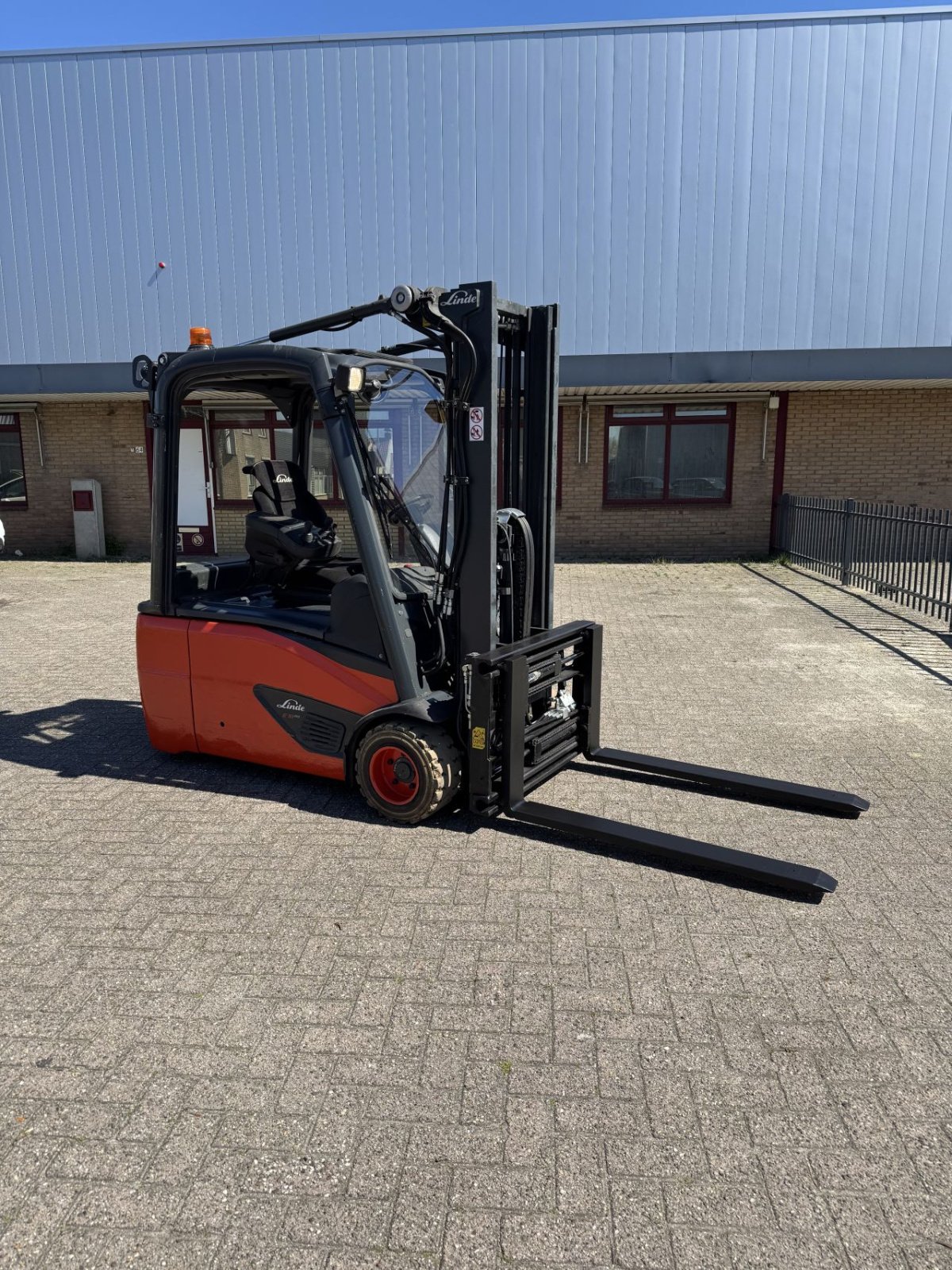 Frontstapler типа Linde E18 EVO E18L-02 386, Gebrauchtmaschine в Oldenzaal (Фотография 1)