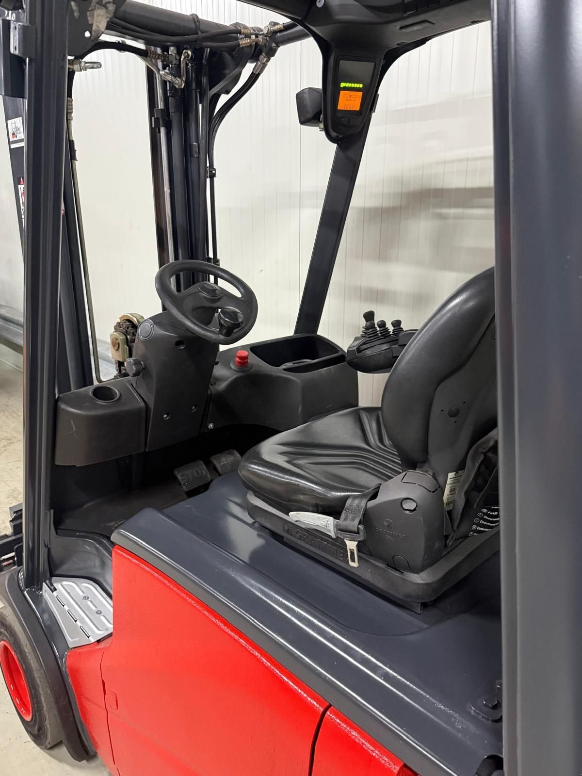 Frontstapler типа Linde E20, Gebrauchtmaschine в Vianen (Фотография 4)