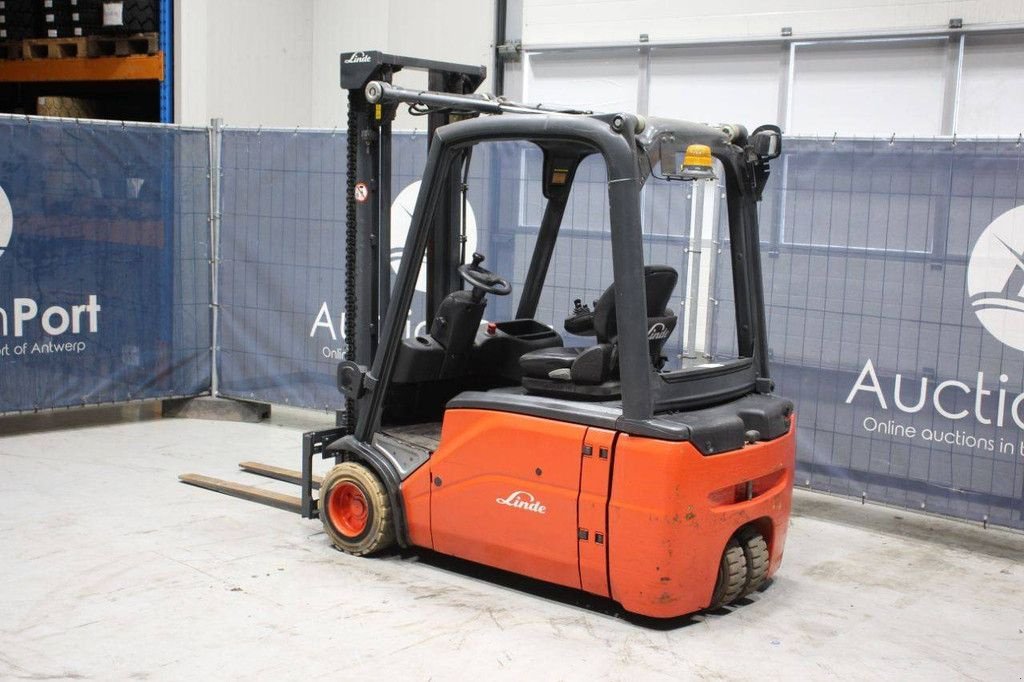 Frontstapler del tipo Linde E20L-01, Gebrauchtmaschine en Antwerpen (Imagen 3)