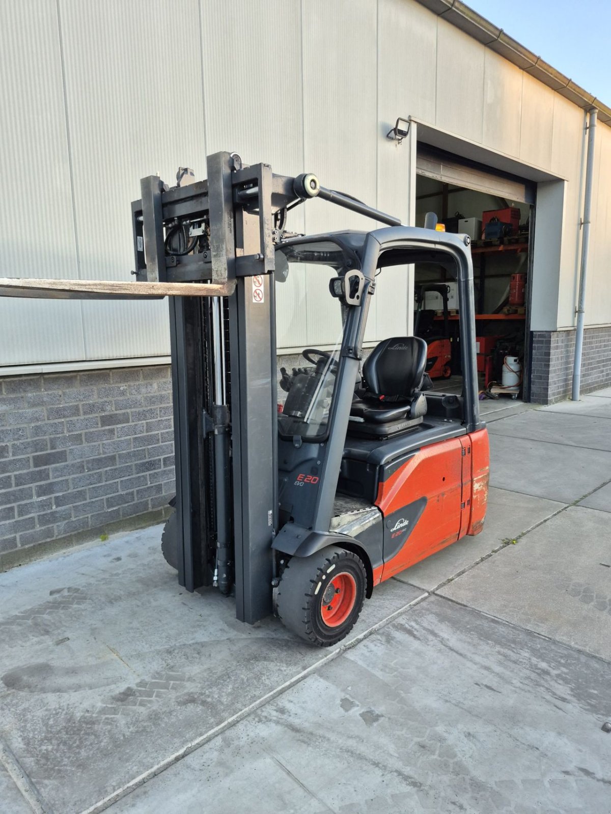 Frontstapler типа Linde E20L-02, Gebrauchtmaschine в Biddinghuizen (Фотография 5)