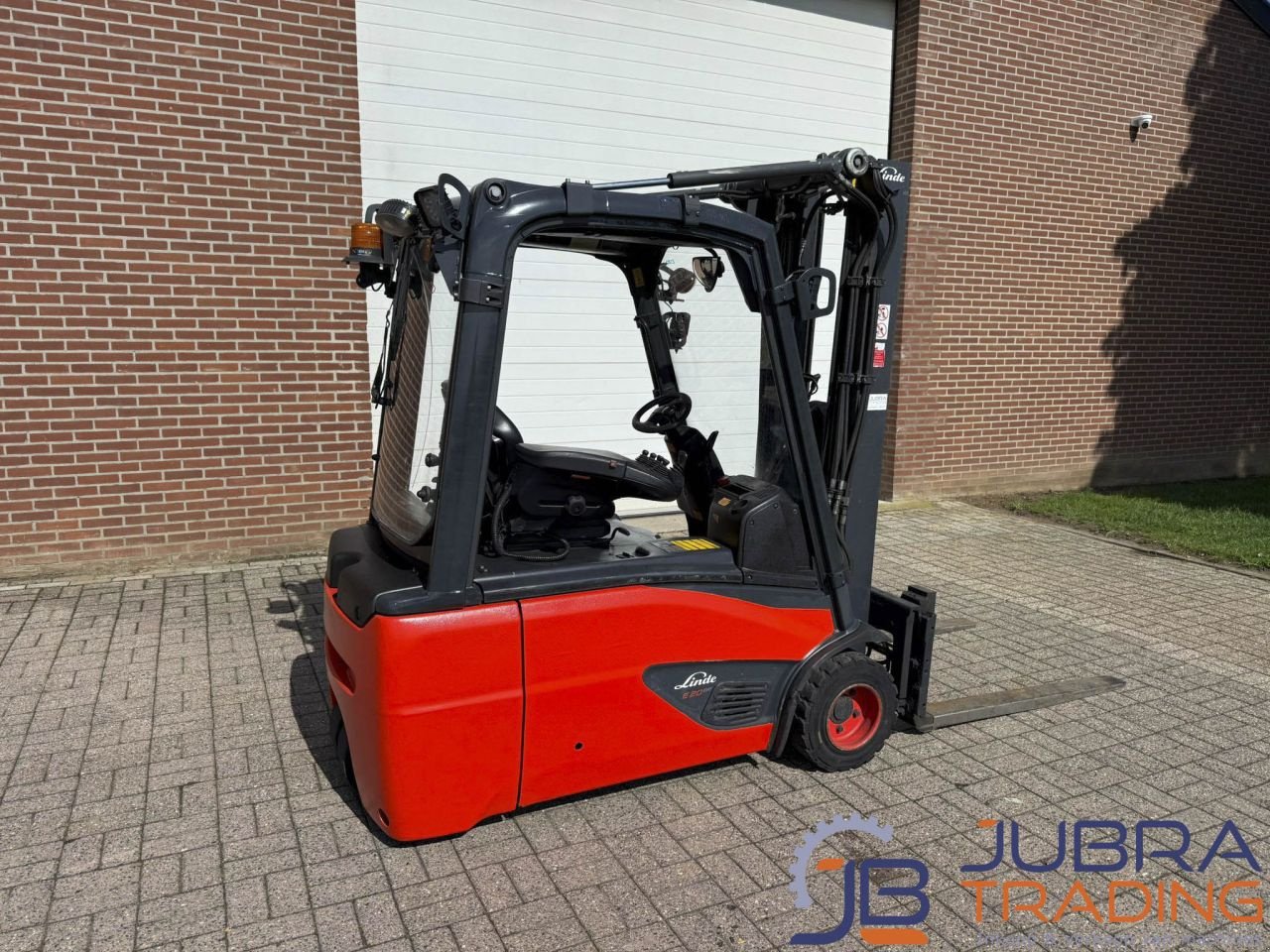 Frontstapler a típus Linde E20L-02, Gebrauchtmaschine ekkor: Buggenum (Kép 5)