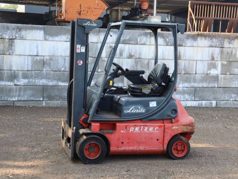 Frontstapler des Typs Linde E20P-02, Gebrauchtmaschine in Antwerpen (Bild 1)
