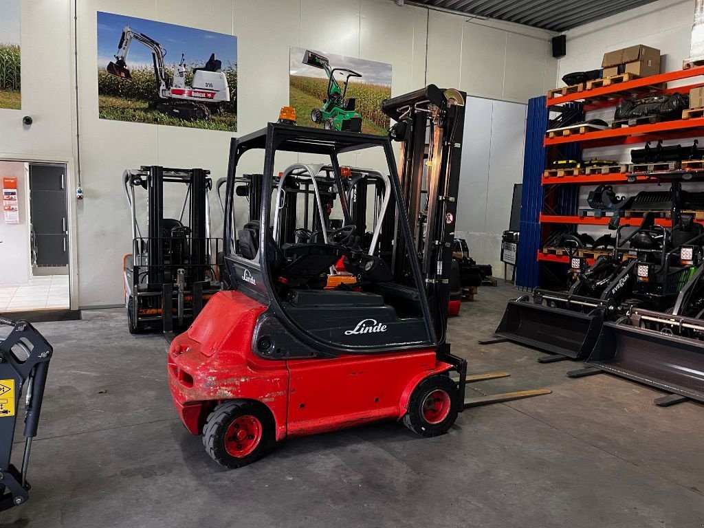Frontstapler Türe ait Linde E20P-02, Gebrauchtmaschine içinde Dronten (resim 3)
