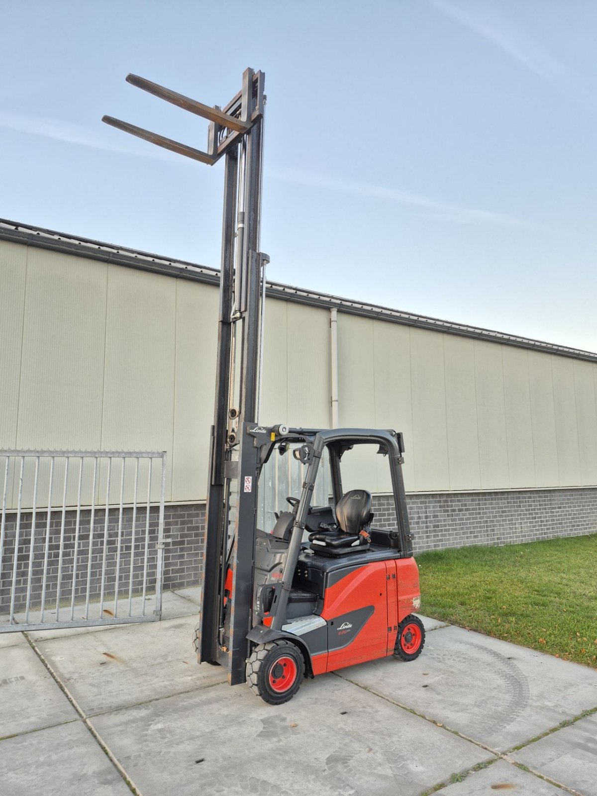 Frontstapler des Typs Linde E20PH-02, Gebrauchtmaschine in Biddinghuizen (Bild 9)