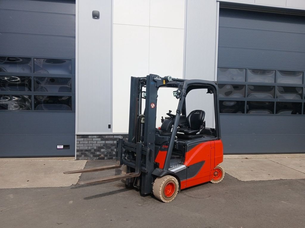 Frontstapler типа Linde E20PH-02, Gebrauchtmaschine в Swifterbant (Фотография 3)