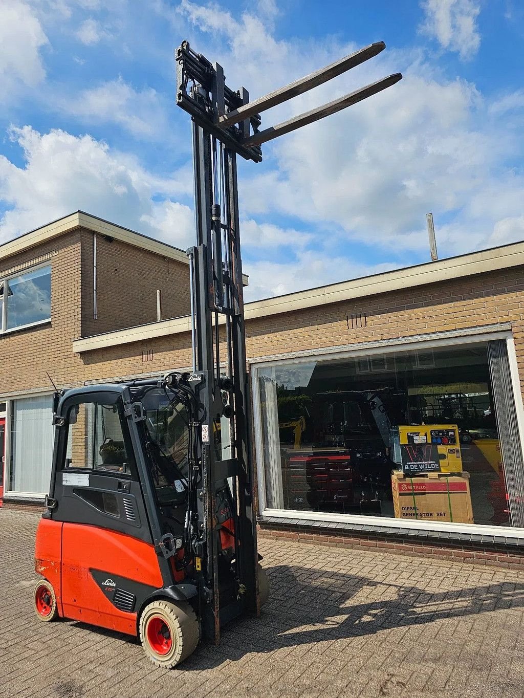 Frontstapler des Typs Linde E20phl-02 e 20 2016 triplo heftruck full option, Gebrauchtmaschine in Scherpenzeel (Bild 5)