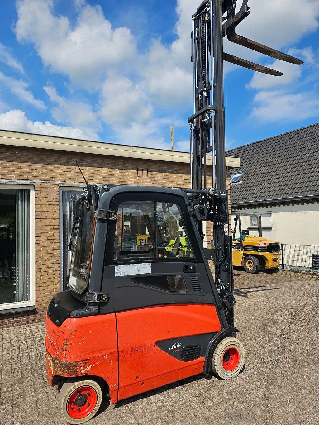 Frontstapler des Typs Linde E20phl-02 e 20 2016 triplo heftruck full option, Gebrauchtmaschine in Scherpenzeel (Bild 3)