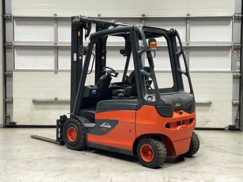 Frontstapler типа Linde E25-01-387, Gebrauchtmaschine в Leeuwarden (Фотография 2)