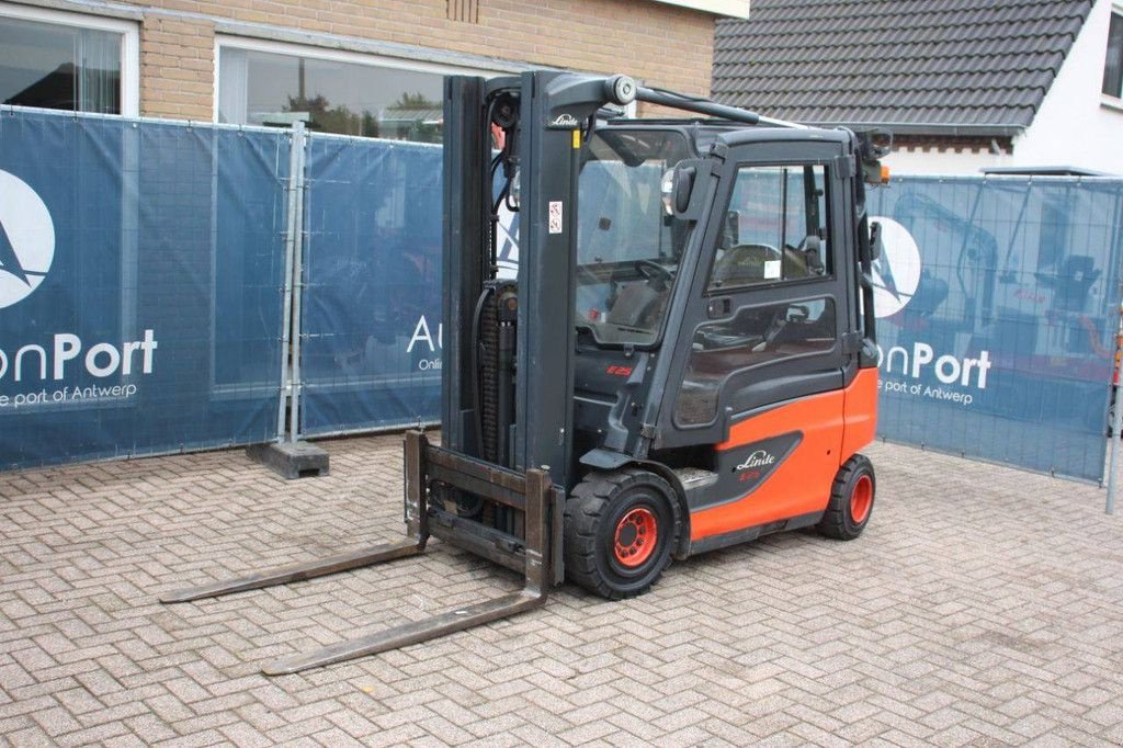 Frontstapler des Typs Linde E25-01, Gebrauchtmaschine in Antwerpen (Bild 9)