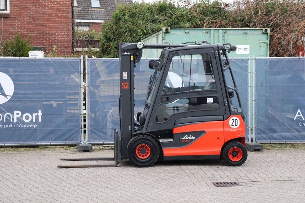 Frontstapler van het type Linde E25-01, Gebrauchtmaschine in Antwerpen (Foto 1)