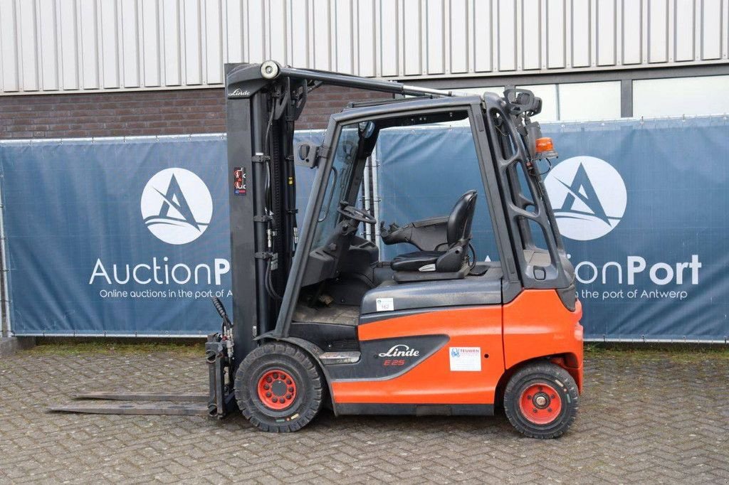 Frontstapler tipa Linde E25-01, Gebrauchtmaschine u Antwerpen (Slika 3)