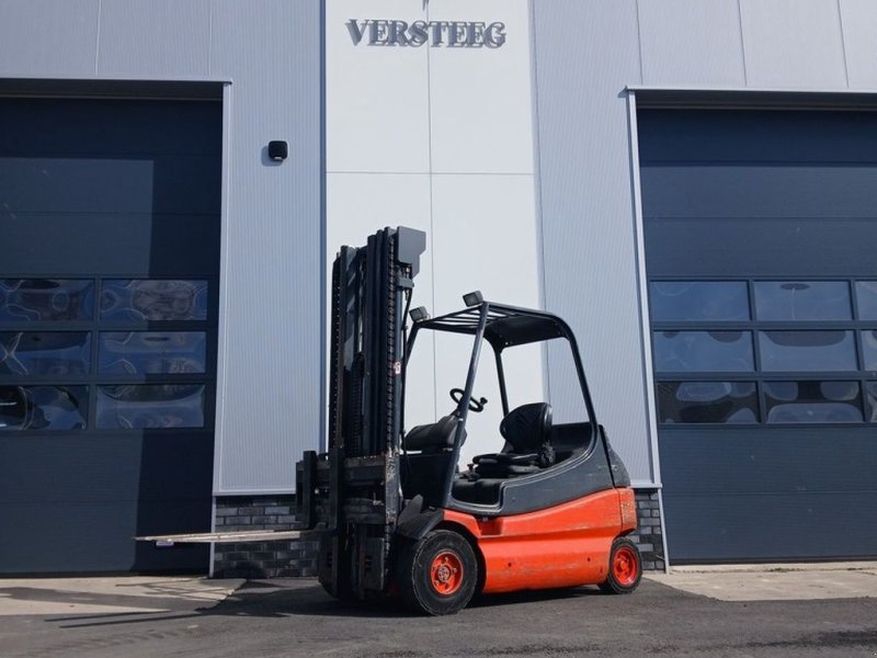 Frontstapler типа Linde E25-01, Gebrauchtmaschine в Swifterbant