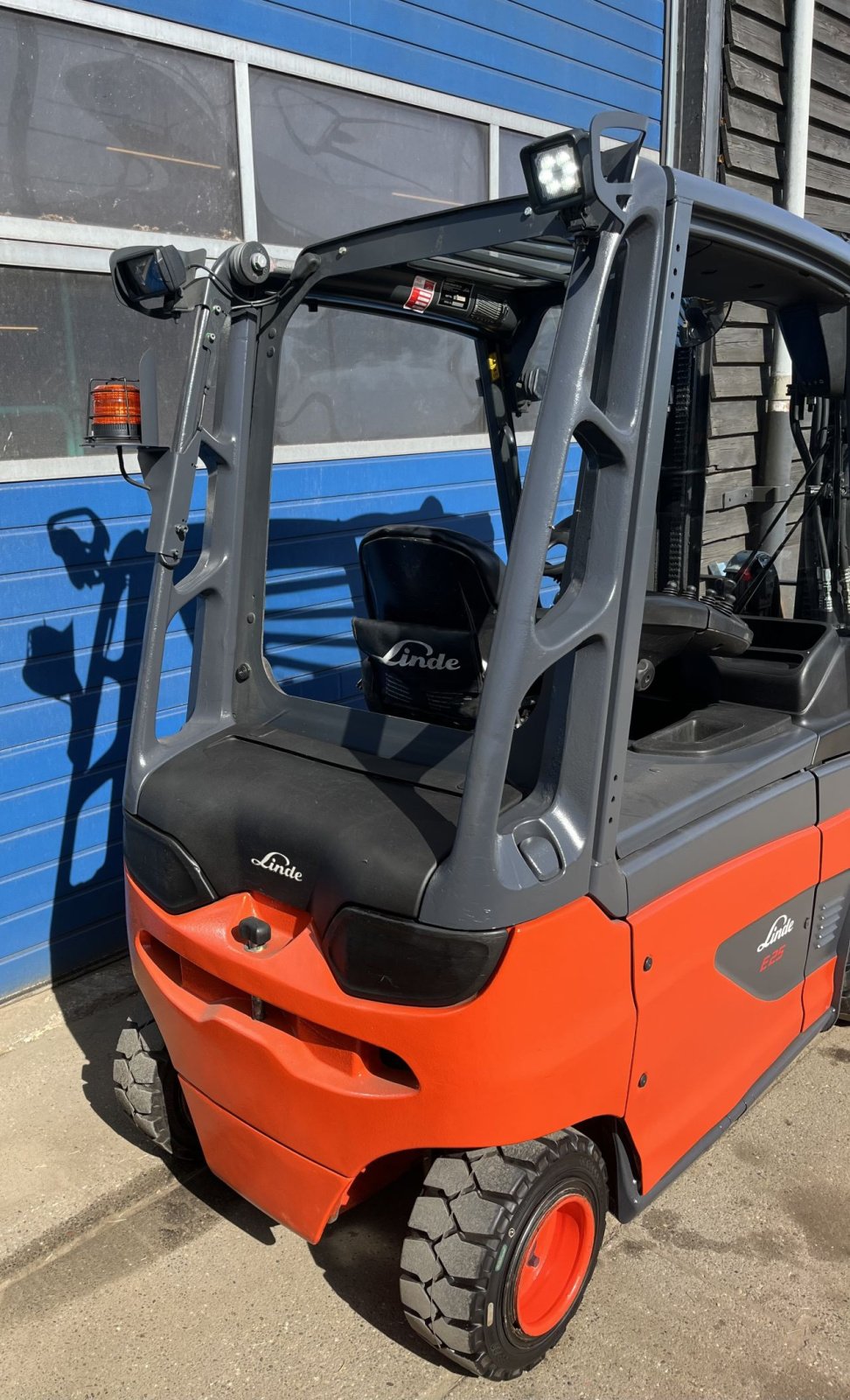 Frontstapler des Typs Linde E25-01, Gebrauchtmaschine in Lelystad (Bild 8)