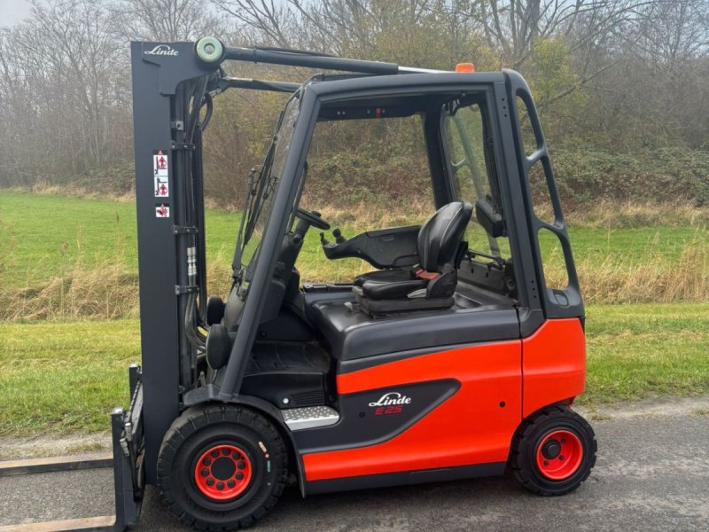 Frontstapler van het type Linde E25-01, Gebrauchtmaschine in Lelystad (Foto 1)