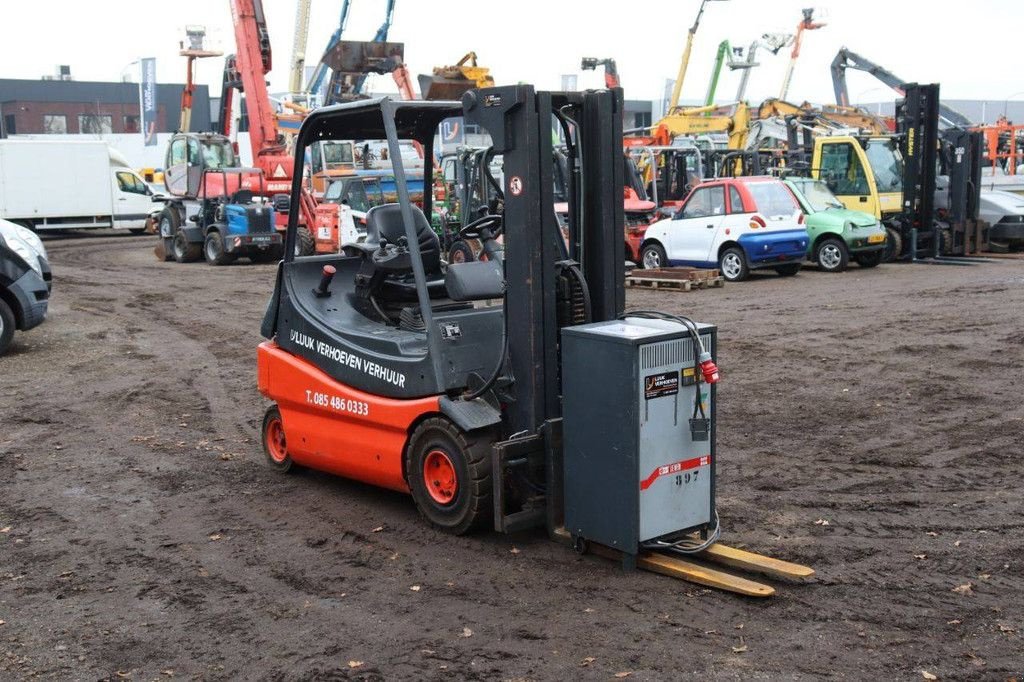 Frontstapler of the type Linde E25-02, Gebrauchtmaschine in Antwerpen (Picture 8)