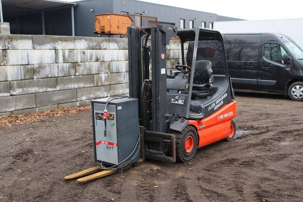 Frontstapler of the type Linde E25-02, Gebrauchtmaschine in Antwerpen (Picture 10)