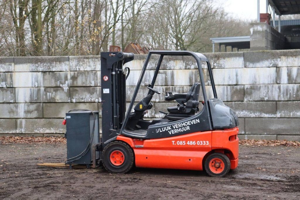 Frontstapler of the type Linde E25-02, Gebrauchtmaschine in Antwerpen (Picture 3)