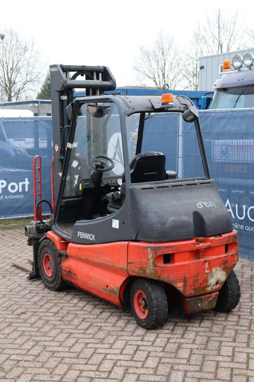 Frontstapler of the type Linde E25-02, Gebrauchtmaschine in Antwerpen (Picture 4)