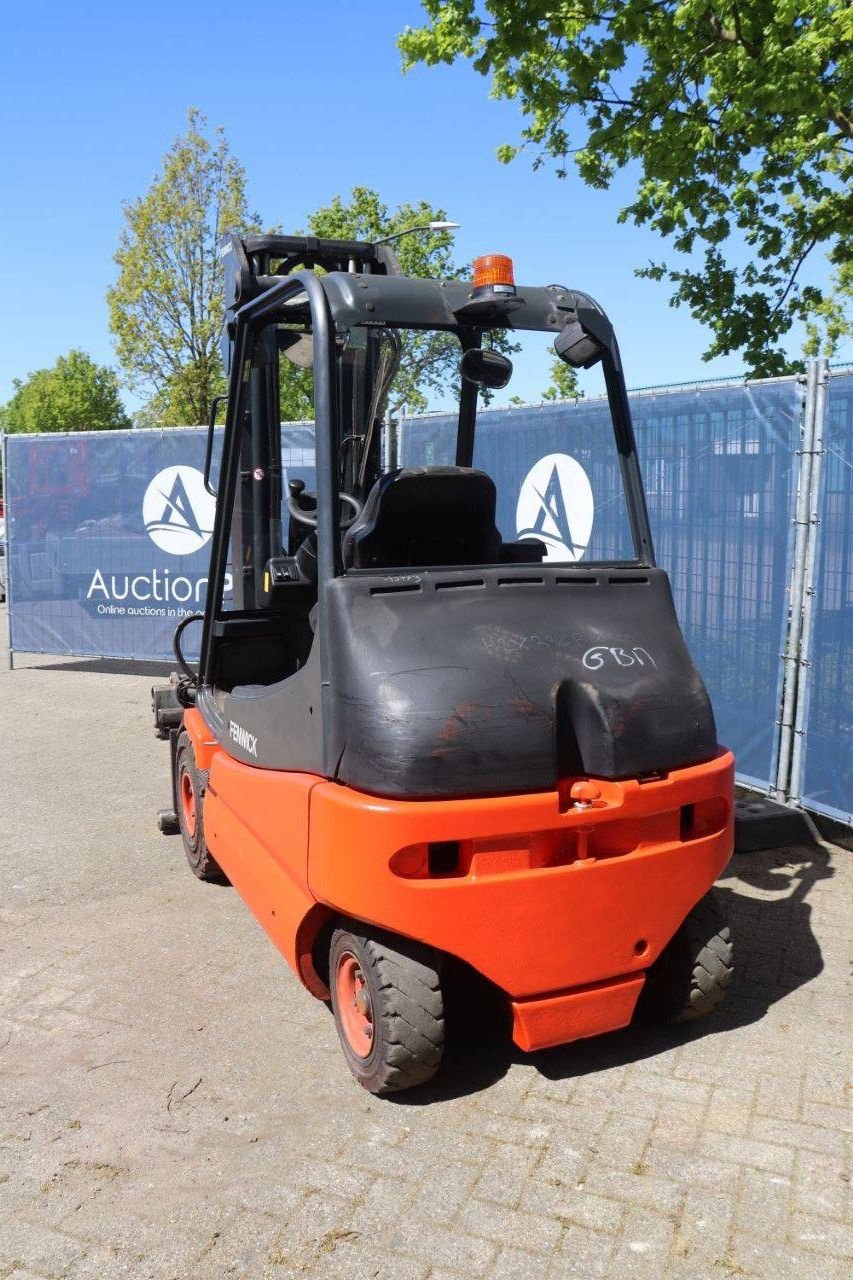 Frontstapler des Typs Linde E25-02, Gebrauchtmaschine in Antwerpen (Bild 4)